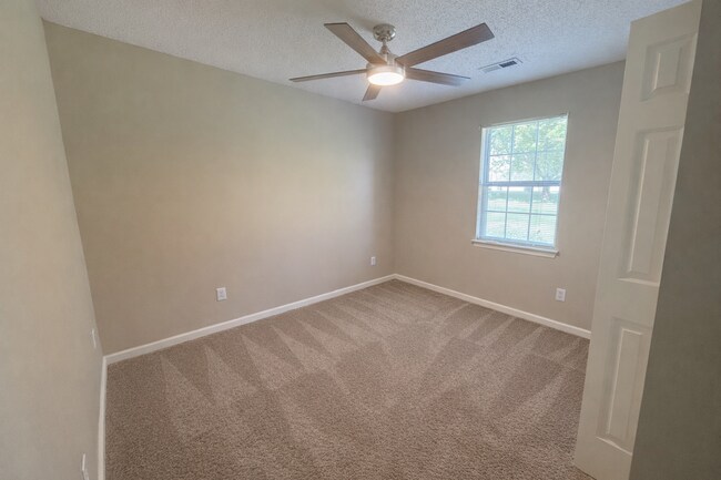 Building Photo - 4680 Plateau Rd