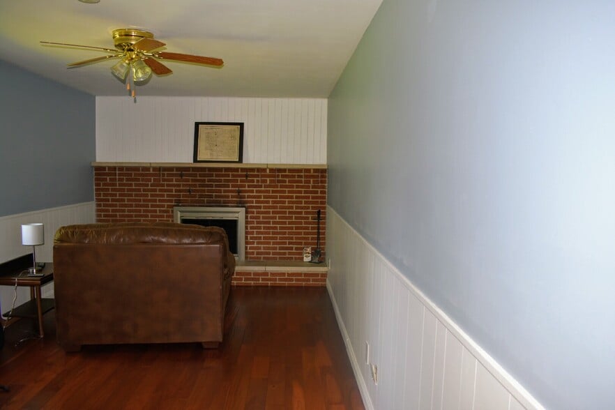 Building Photo - 220 OHIO ST