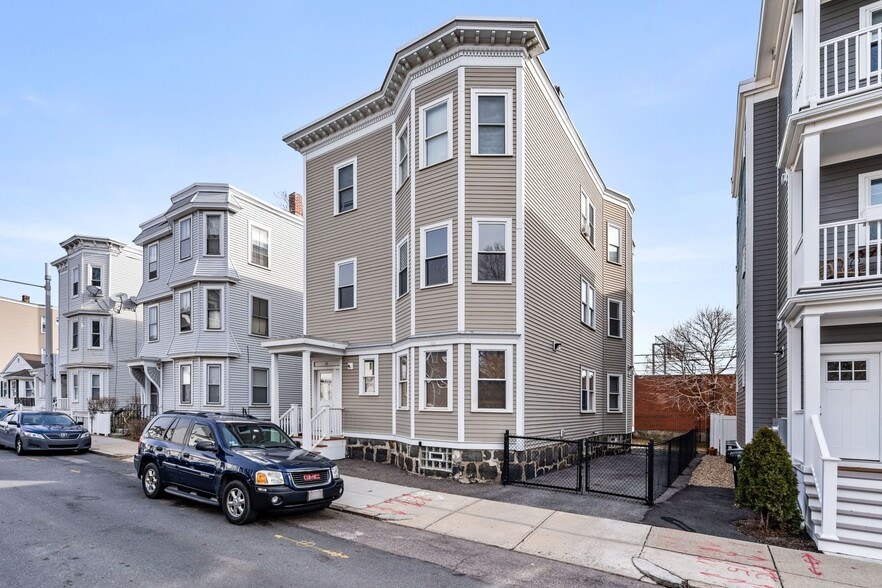 Building Photo - 93 Sydney St