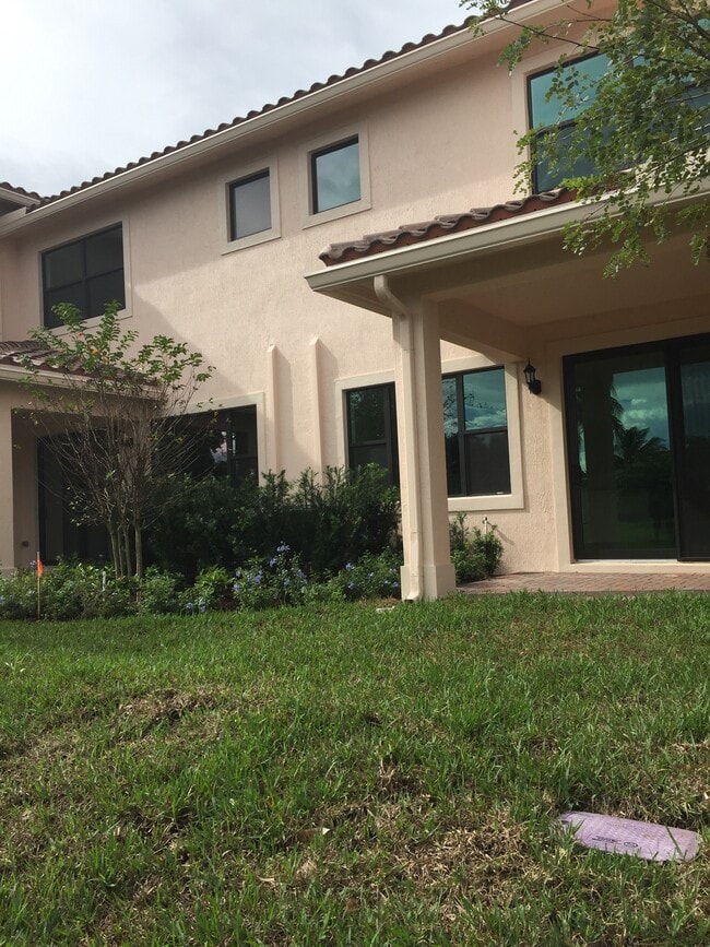 Building Photo - 176 SW 127th Terrace