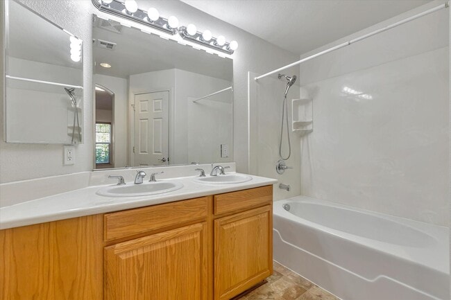 Building Photo - Beautiful Communication Hill Townhome
