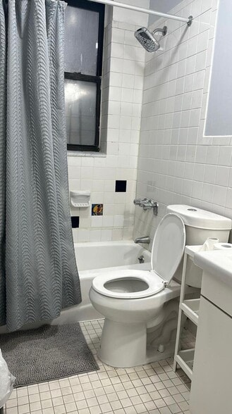 Building Photo - 1200 Woodycrest Ave