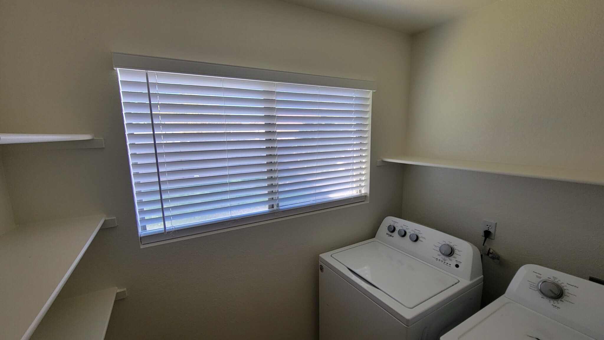 Building Photo - 708 S Concord St