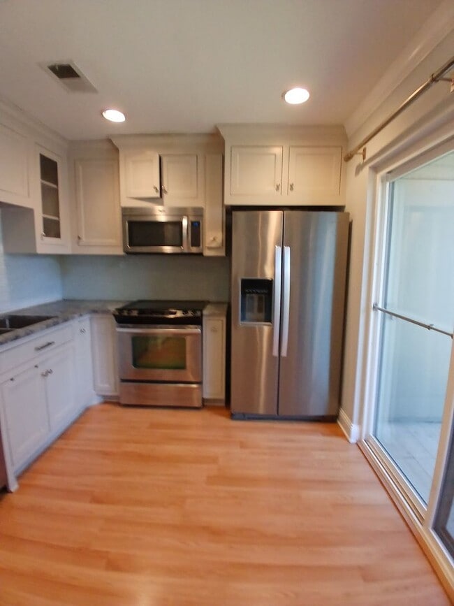 Building Photo - 2nd Floor Condo Near Dallas North Tollway & Keller Springs