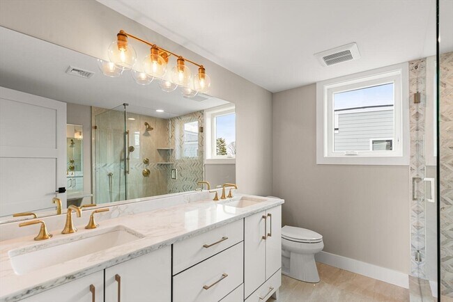 Building Photo - 308 Newton St