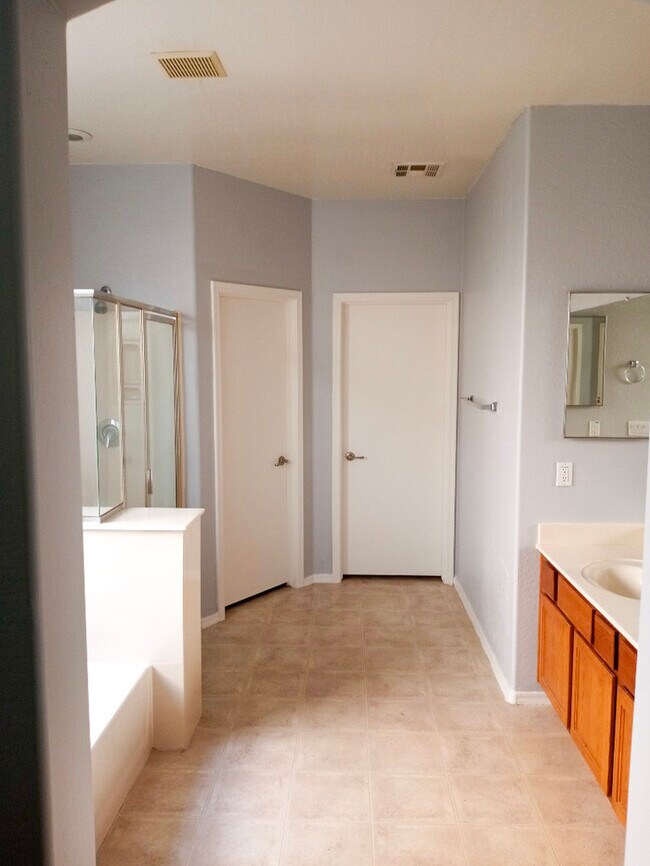 Building Photo - 4Bed/2.5Bath House in Maricopa! JOIN THE W...