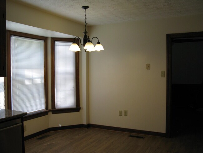 Building Photo - 7163 Plum Grove Ct