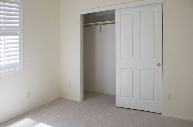 Building Photo - 55+ gated community of Miners Village in Double Diamond.