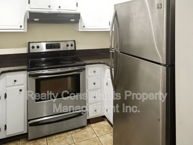 Building Photo - 4610 Lawndale Dr