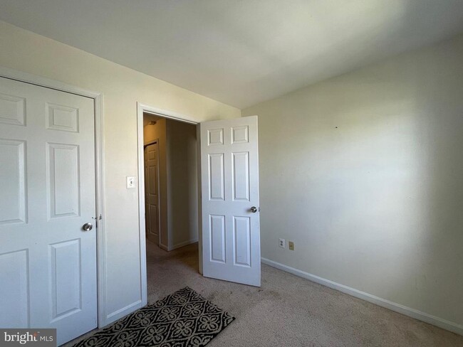 Building Photo - 17929 Milroy Dr