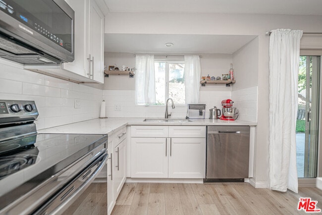 Building Photo - 29846 Grandifloras Rd