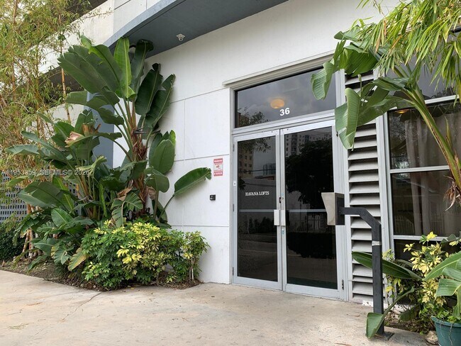 Building Photo - 36 NW 6th Ave