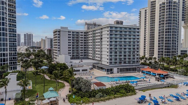 Building Photo - 19201 Collins Ave