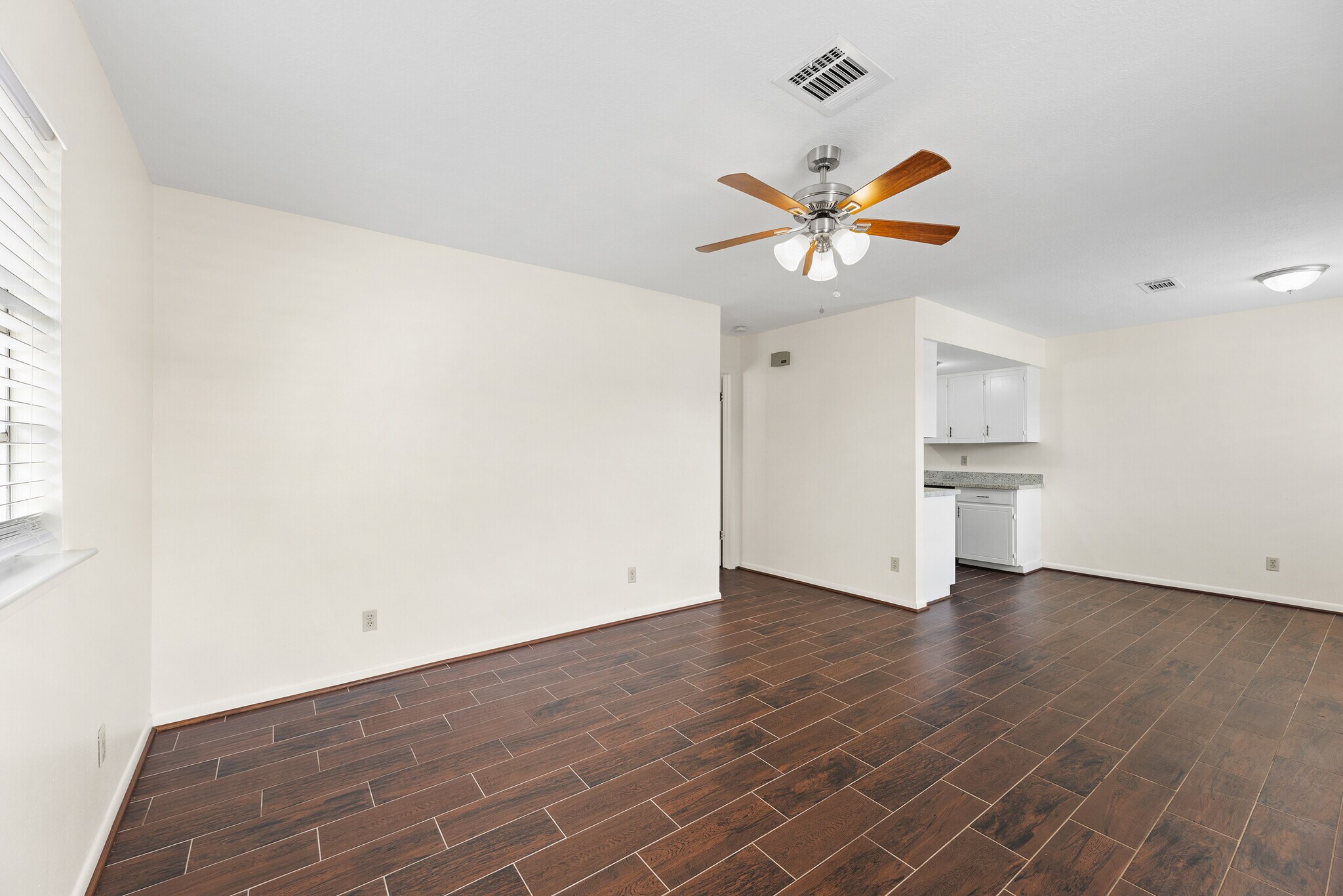 Building Photo - 717 Cedar Bayou Rd