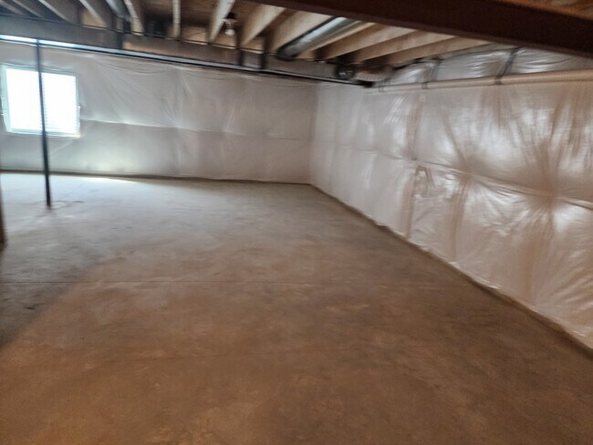 Building Photo - 702 Four Seasons Ct