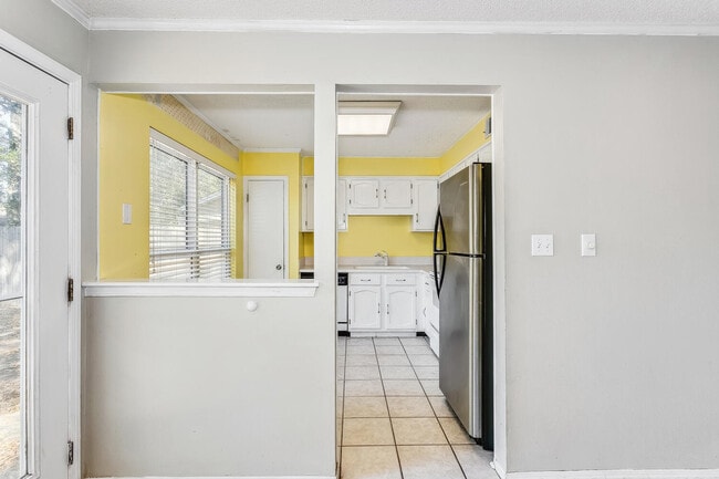 Building Photo - 4606 Lennox Pl