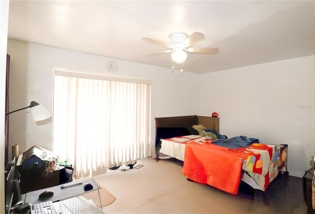Building Photo - 2300 SW 43rd St