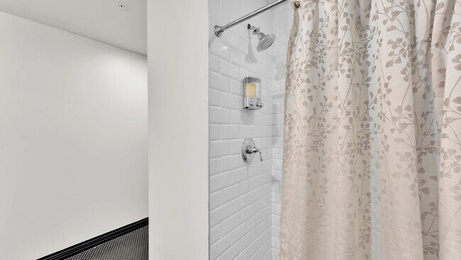 Building Photo - 500 S Ervay St