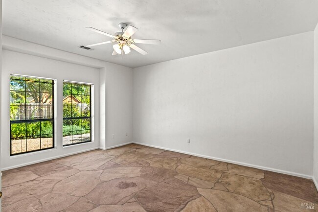 Building Photo - 6578 Oak Leaf Ct