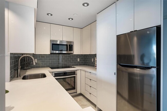 Building Photo - 1000 West Ave