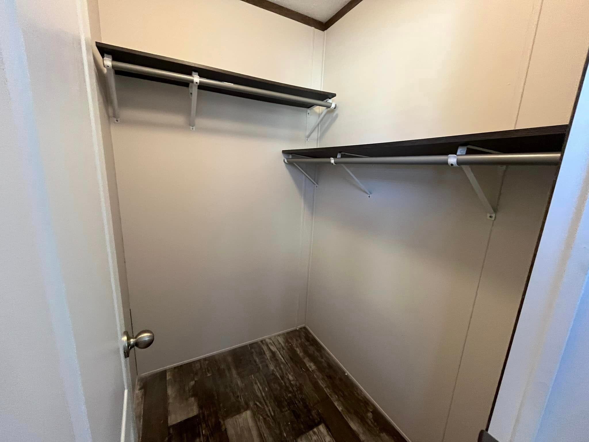 Building Photo - 1319 W Plum St