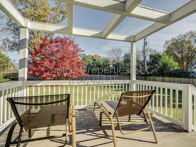 Building Photo - 4331 Applegate Rd