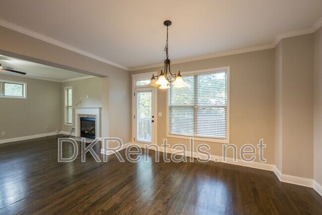 Building Photo - 2707 Silver Hill Terrace SE