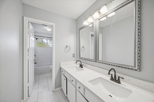 Building Photo - 25126 Barmby Dr