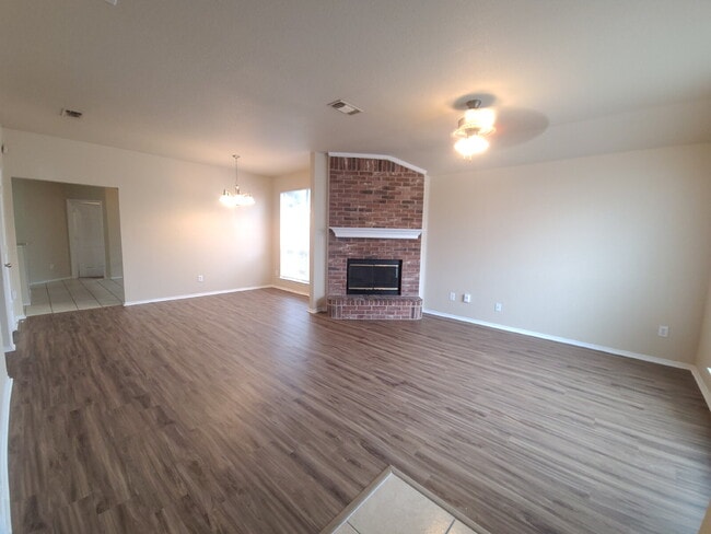 Building Photo - $2050  Large, single story Lancaster House