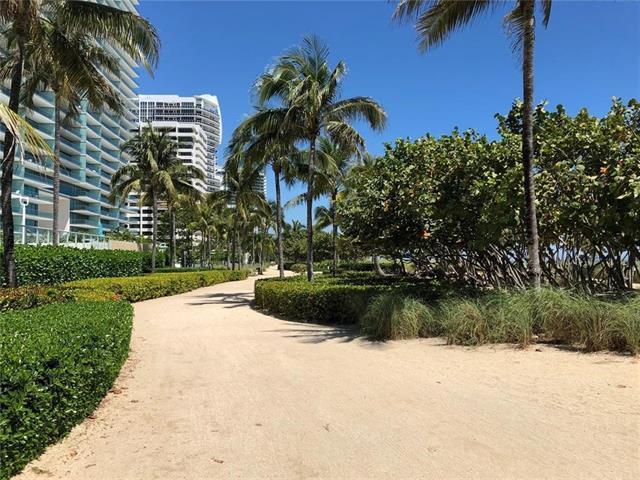 Building Photo - 10185 Collins Ave
