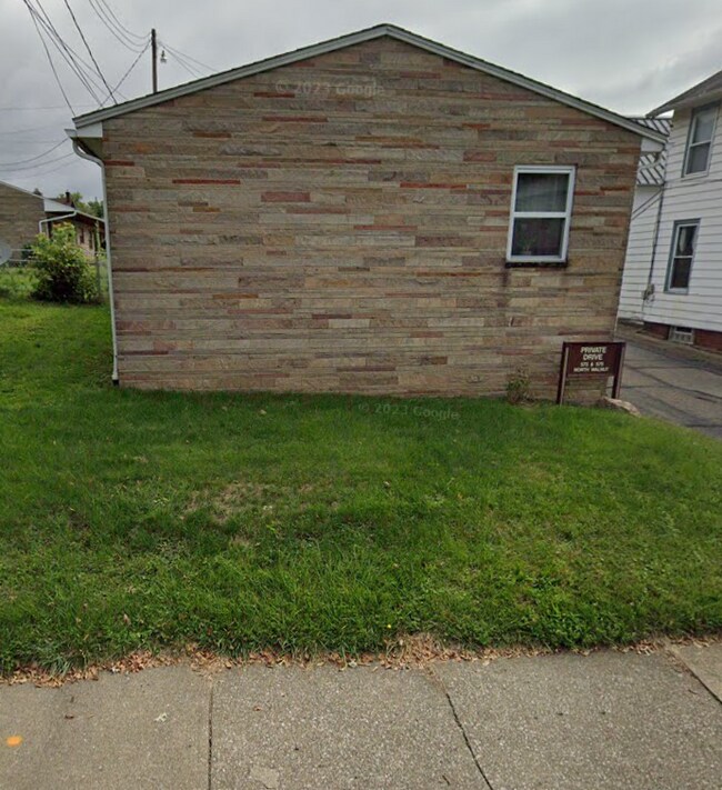Building Photo - 575 N Walnut St