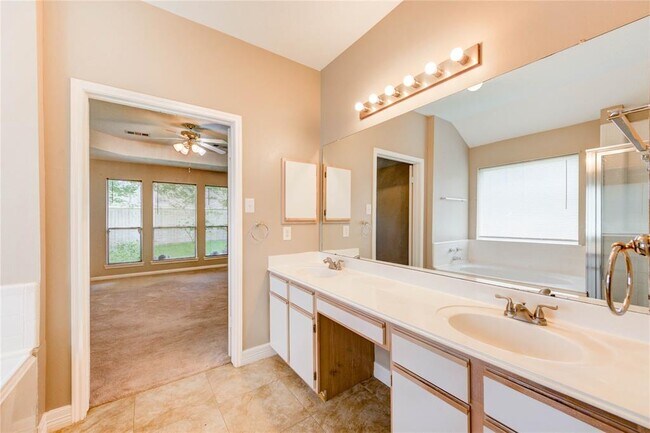 Building Photo - 4814 Cotter Ln