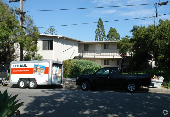 Primary Photo - 630 E Victoria St