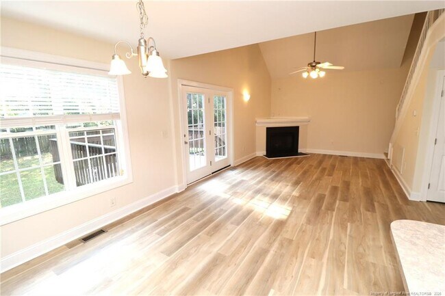 Building Photo - 125 Gremar Dr.
