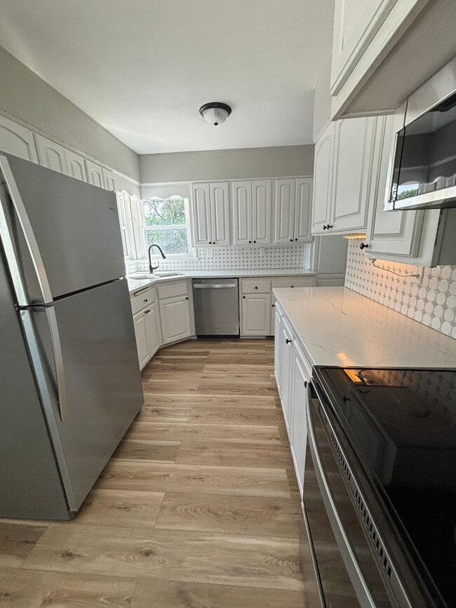 Building Photo - 3 bedroom, 1 bath house for rent right by Kittrell Elementary School!