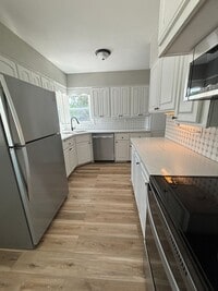 Building Photo - 3 bedroom, 1 bath house for rent right by Kittrell Elementary School!