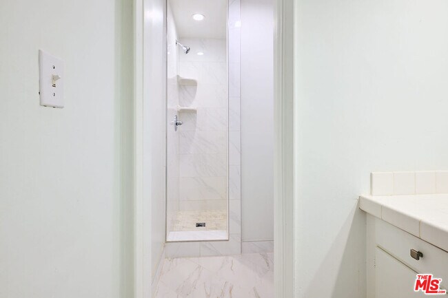 Building Photo - 7712 Pso Del Rey