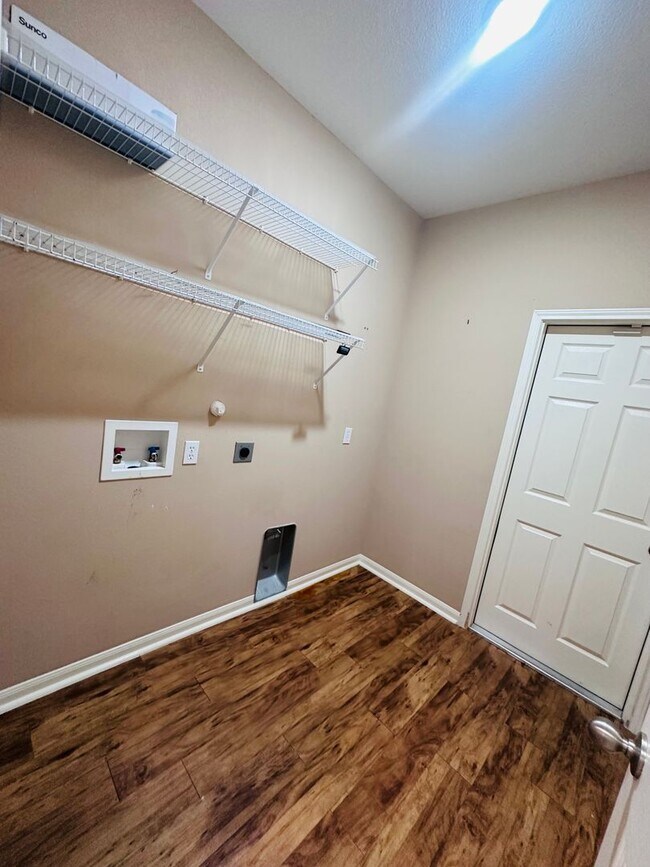 Building Photo - 6017 Tapestry Dr