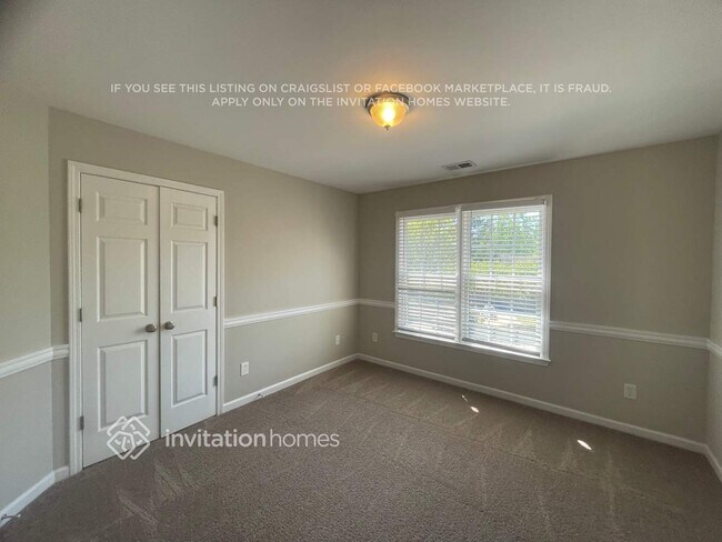 Building Photo - 2896 Hilton Cir