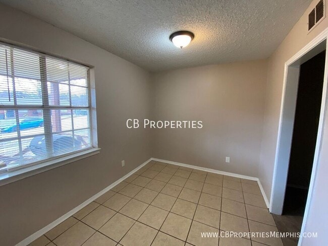 Building Photo - 1317 Halcomb Ln