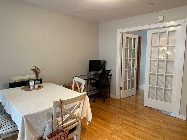 Building Photo - 33 Grove St