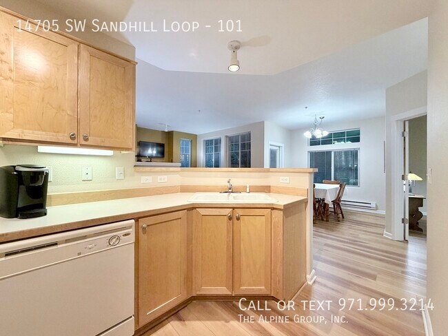 Building Photo - 14705 SW Sandhill Loop