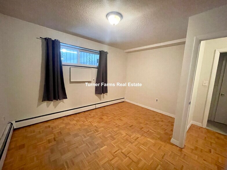 Building Photo - 114 Buttonwood St