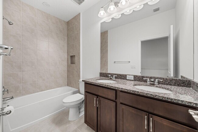 Building Photo - 4440 Longwood Lake Sq