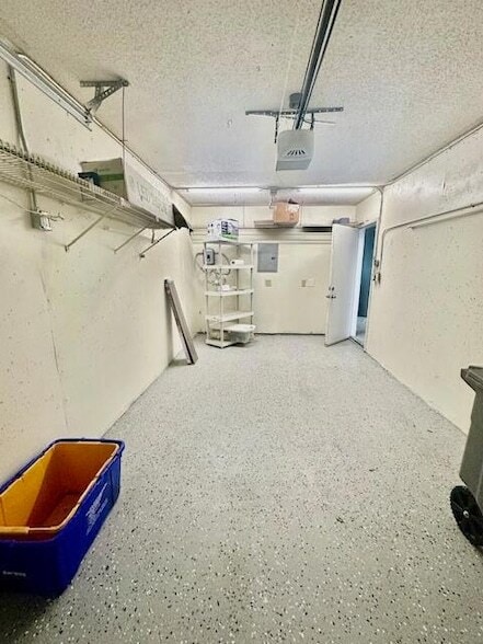 Building Photo - 18730 Stewart Cir