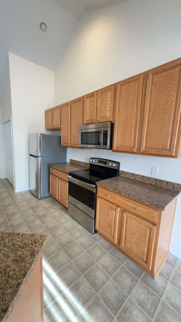 Building Photo - Woodbury 3 BD, 2BA home