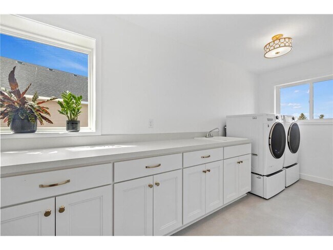 Building Photo - 17949 Hidden Creek Trl