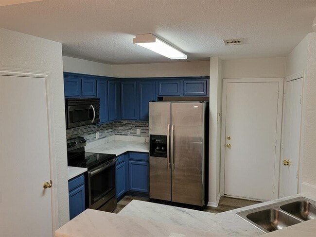 Building Photo - 17303 Box Canyon Ln