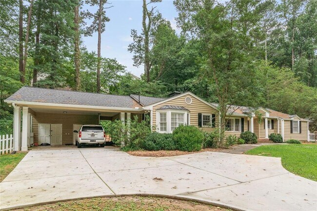 Building Photo - 2986 Mornington Dr NW