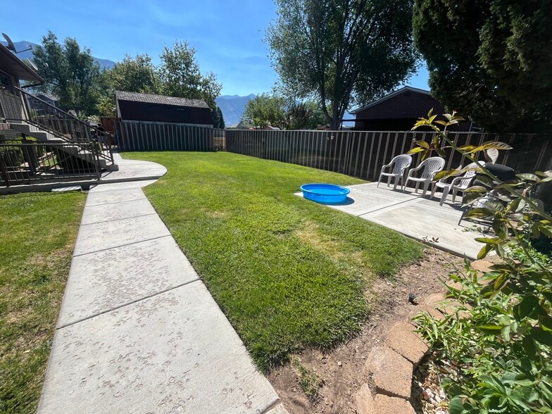 Front Yard - 162 N 400 E
